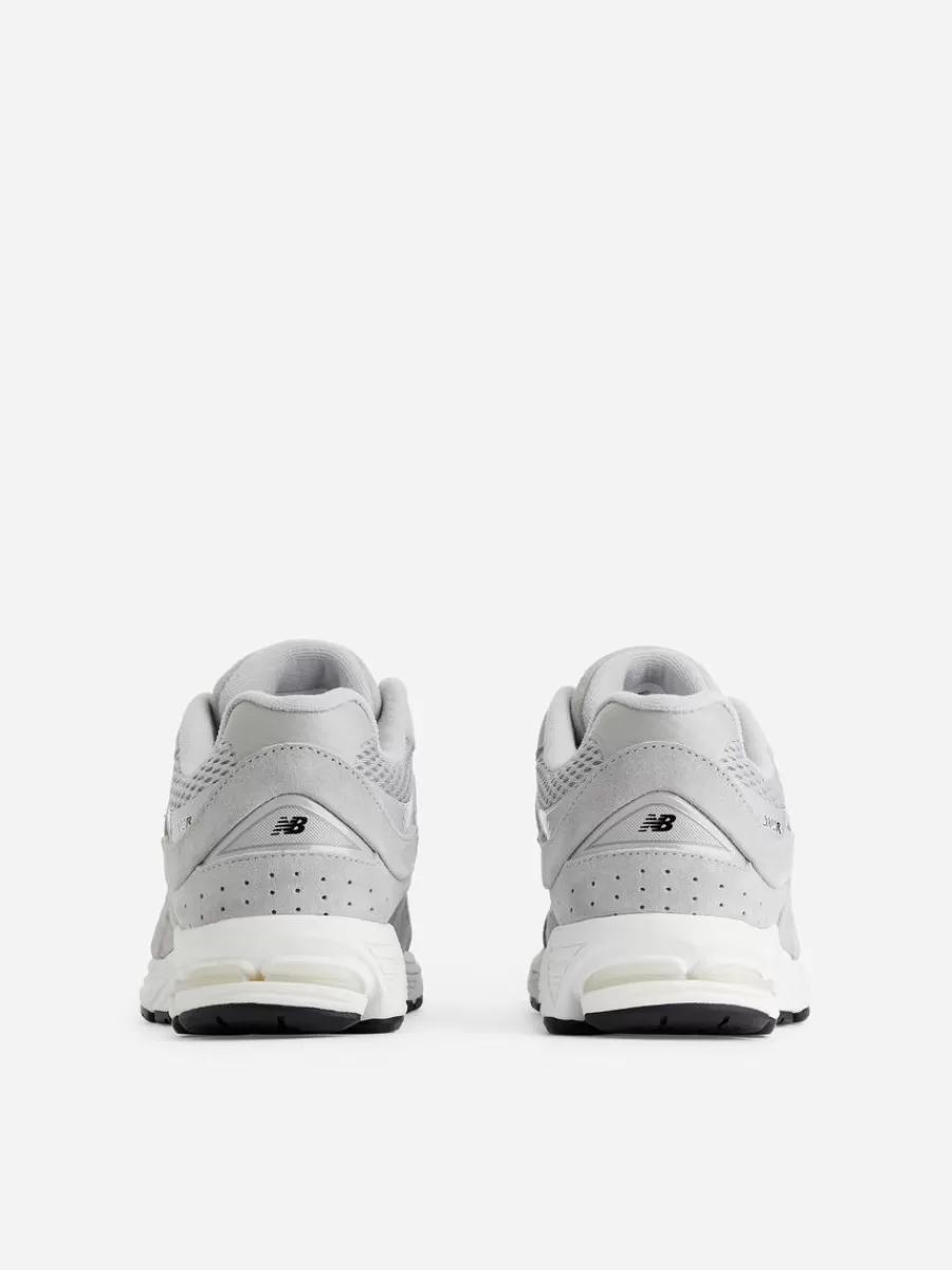 Toutes Les Chaussures-ARKET Baskets New Balance 2002R gris