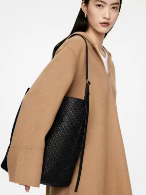 Tous Les Sacs-ARKET Cabas en cuir tressé Noir