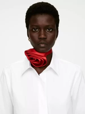 Bijoux-ARKET Collier à nouer avec rose Rouge